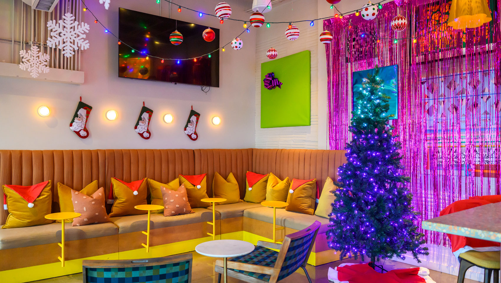 Seating and decor at Holiday pop-up bar at St. Julep at Kimpton Sylvan Hotel